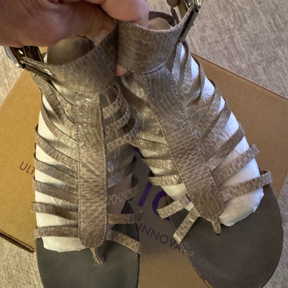 Loft Stylish Brown Gladiator Sandals - Picture 6 of 6